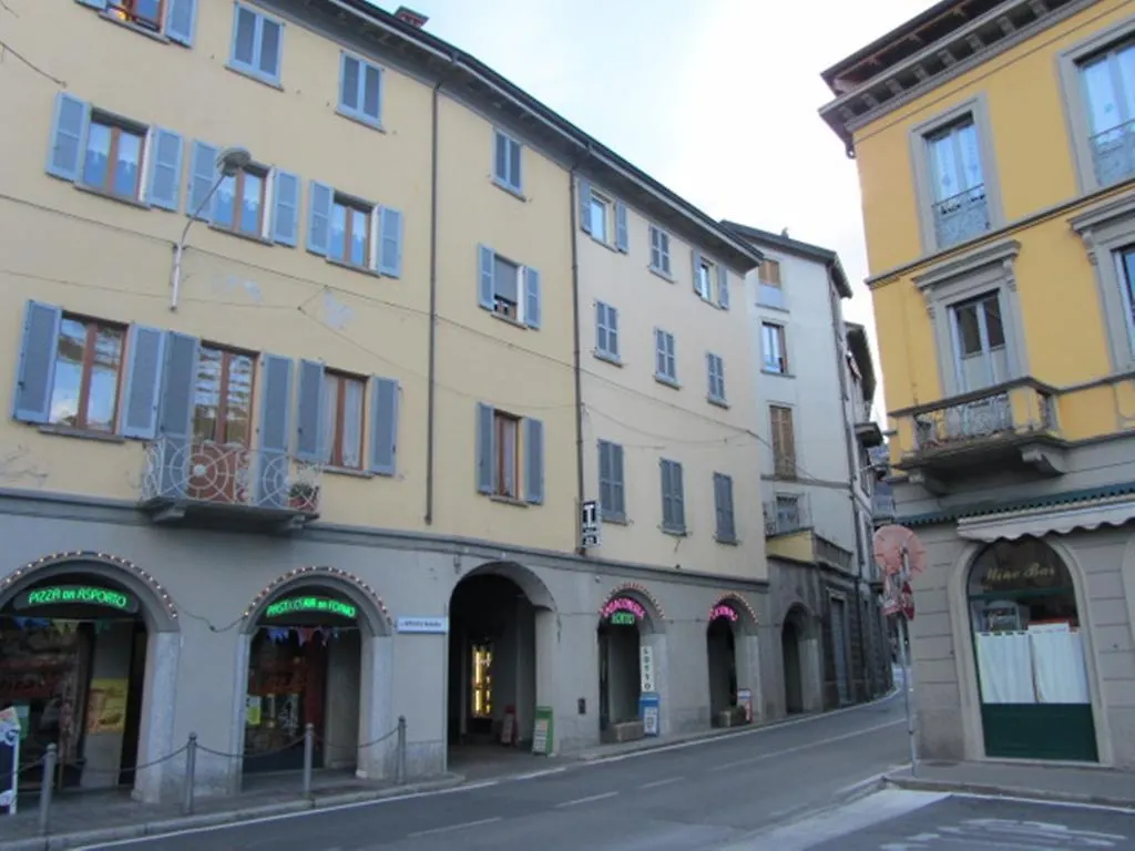 Il Pontile - Historic Center By Villavistalago Bellano 0*,  Italy